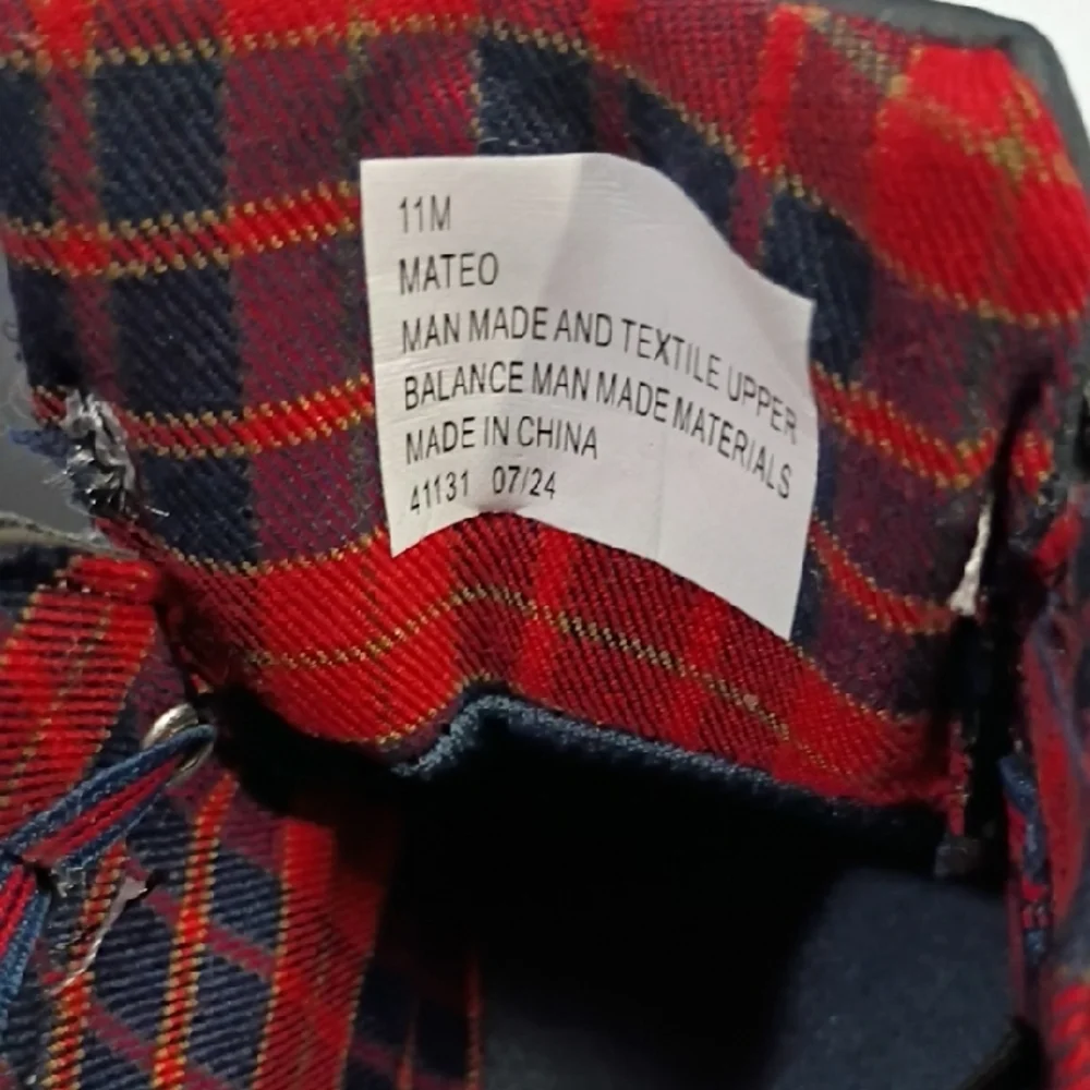 EDDIE BAUER Boys High-top Boots - Navy and Red - SIZE 11 NWT